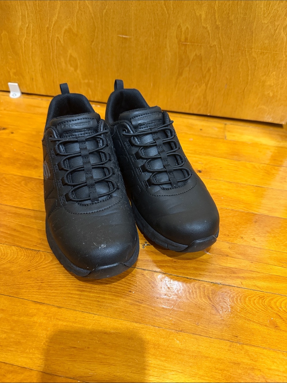 Slip resistant sneakers